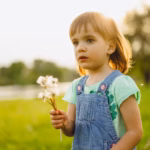 Melangkah Pelan: Praktik Jalan Santai untuk Kejernihan